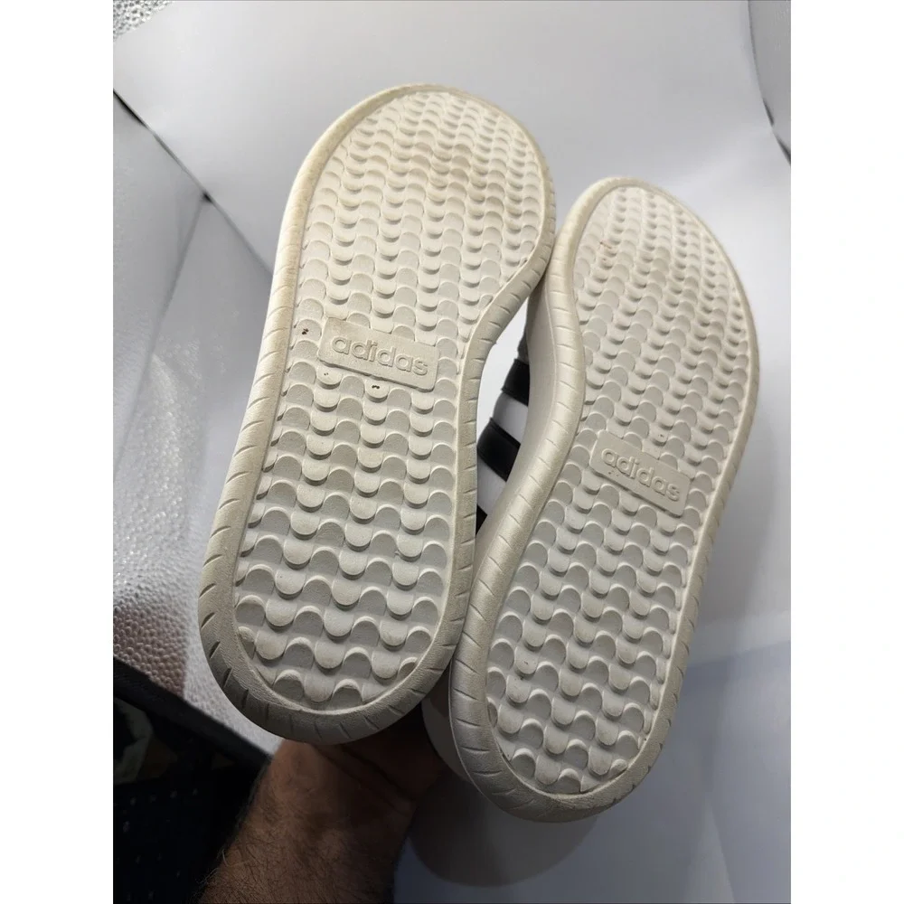 Adidas Women's Barreda White And Black Shoes. IH1229. Size 7.5.